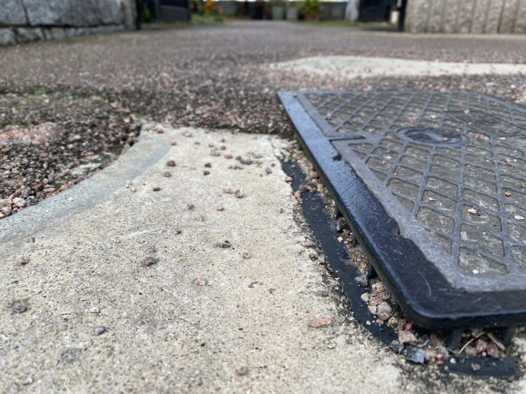 【高松市Ｙ様邸】花壇・門扉・門壁撤去し駐車場を広げたい✨庭リフォーム工事着工⛑ (株)カインズガーデン｜香川県の庭仕舞い