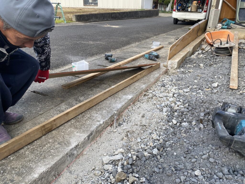 【綾川町ＨＫ様邸】お庭を綺麗に鋤取り整地＆土間コンクリート打設準備 (株)カインズガーデン｜香川県の庭仕舞い工事