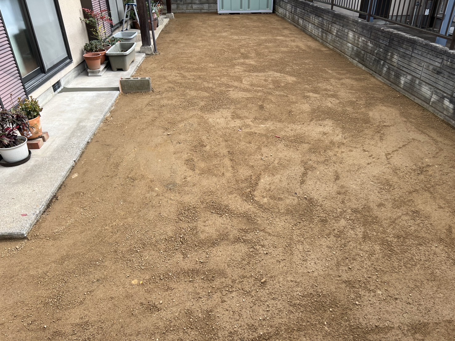 【三木町Ｓ様邸】お庭を整地し綺麗な土仕上げ＆修繕２箇所㊗完工 (株)カインズガーデン｜香川県の庭リフォーム工事，庭仕舞い