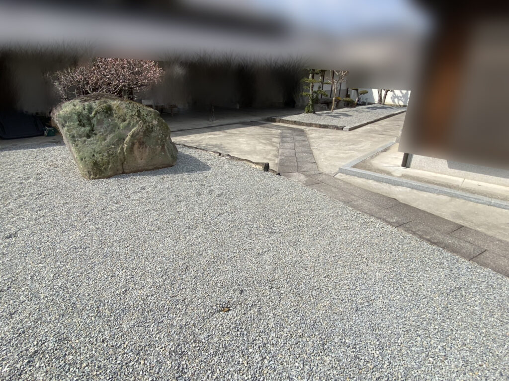 【西讃Ｏ様邸】全面雑草対策でスッキリ爽快✨庭仕舞い工事㊗完工 (株)カインズガーデン｜香川県の庭リフォーム工事，庭仕舞い