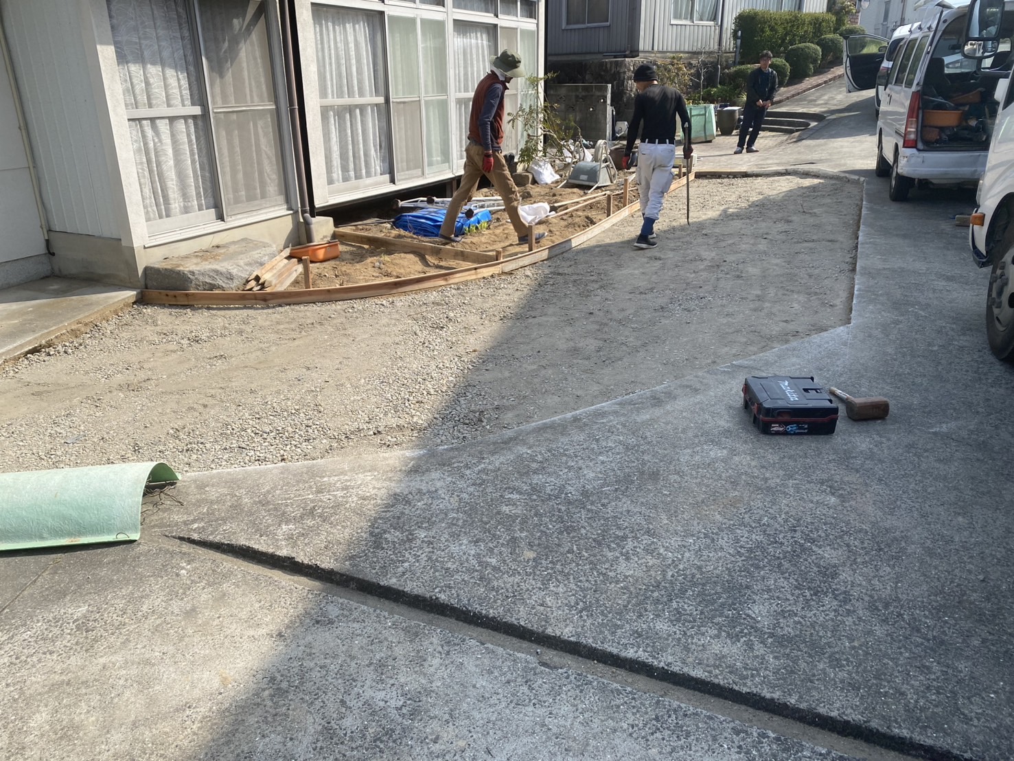 【三豊市高瀬町Ｎ様邸】元坪庭スペースを駐車スペースに✨土間コンクリート打設準備 (株)カインズガーデン｜香川県の庭仕舞い工事，庭リフォーム工事