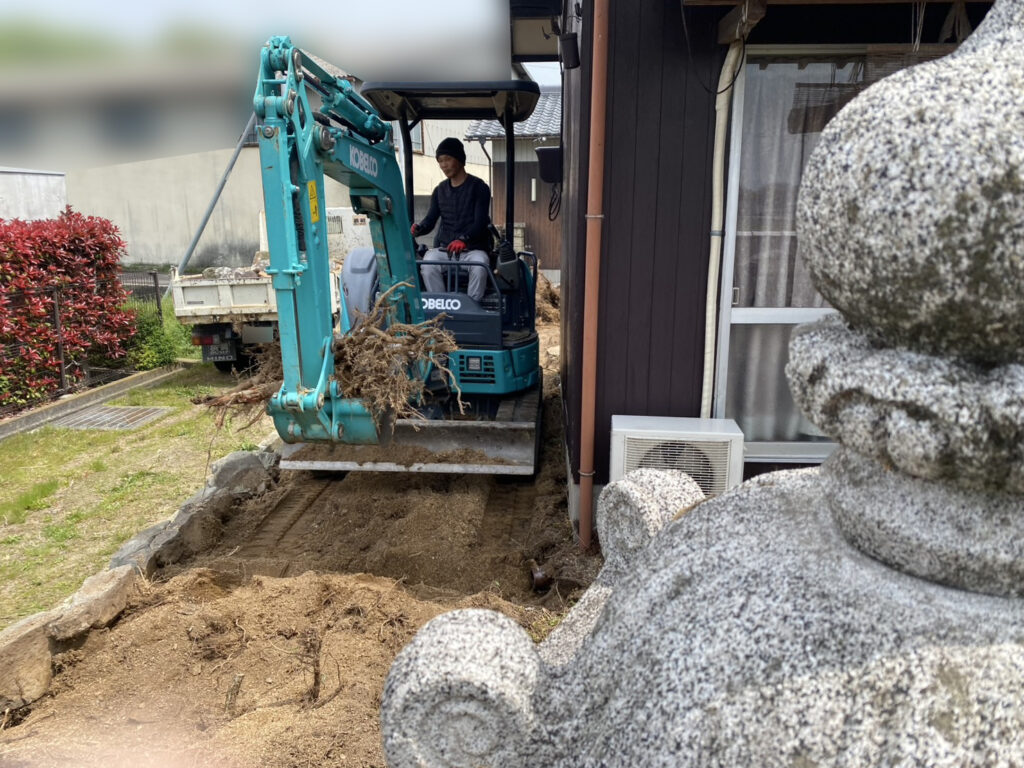 【三豊市山本町MO様邸】庭石撤去完了&伐根完了 (株)カインズガーデン|香川県の庭リフォーム工事,庭仕舞い 【三豊市山本町MO様邸】庭石撤去完了&伐根完了 (株)カインズガーデン|香川県の庭リフォーム工事,庭仕舞い