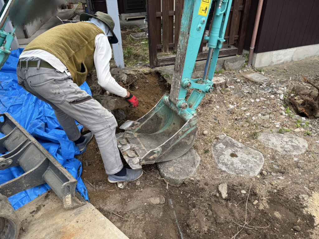 【三豊市山本町MO様邸】庭石撤去完了&伐根完了 (株)カインズガーデン|香川県の庭リフォーム工事,庭仕舞い 【三豊市山本町MO様邸】庭石撤去完了&伐根完了 (株)カインズガーデン|香川県の庭リフォーム工事,庭仕舞い