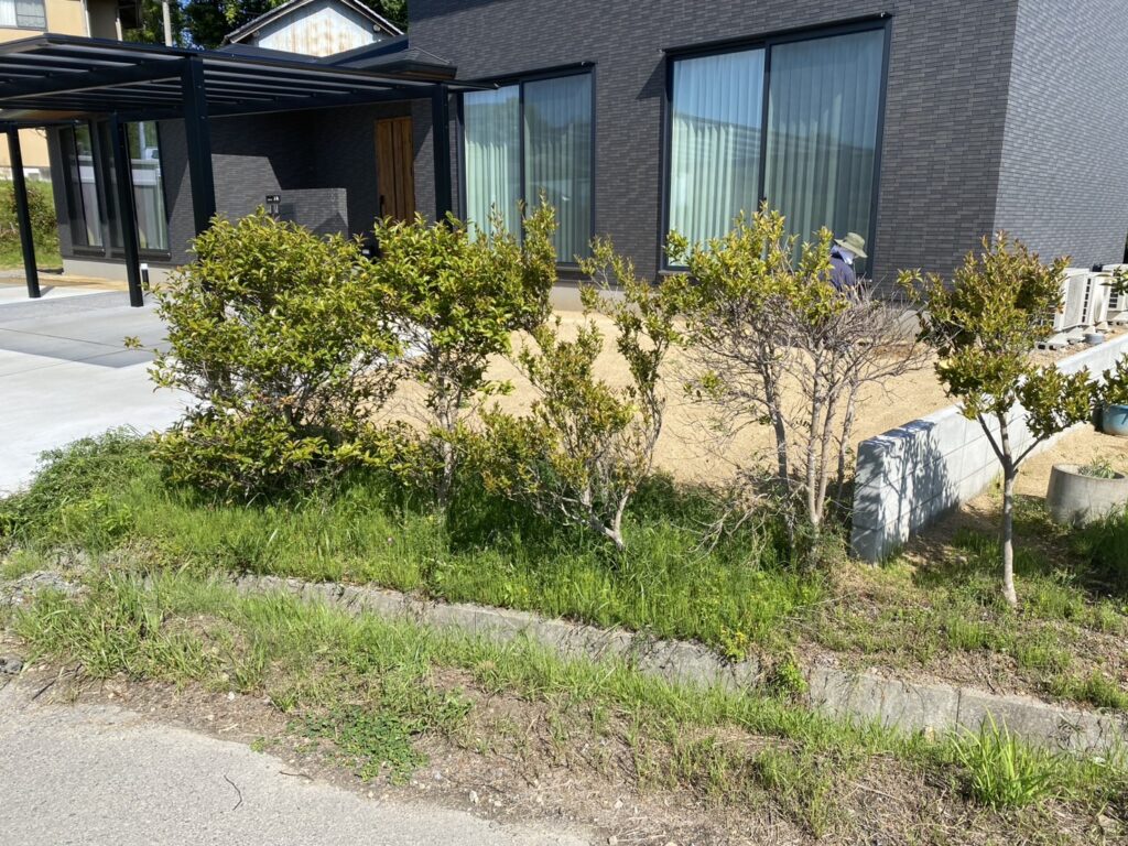 【香川県・綾川町U様邸】裏庭全面の雑草対策工事&目隠しフェンス設置、本日着工⛑ (株)カインズガーデン|香川県の庭仕舞い,庭リフォーム工事 【香川県・綾川町U様邸】裏庭全面の雑草対策工事&目隠しフェンス設置、本日着工⛑ (株)カインズガーデン|香川県の庭仕舞い,庭リフォーム工事