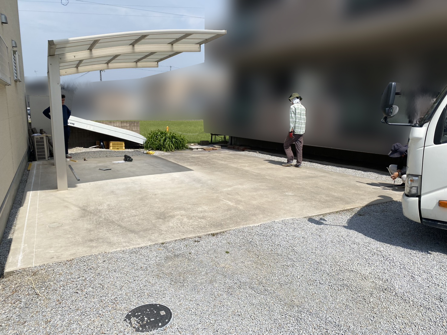 【高松市Ｍ様邸】既存駐車場にガレージ設置🚗ガレージ工事、本日着工⛑ (株)カインズガーデン｜香川県の庭リフォーム工事