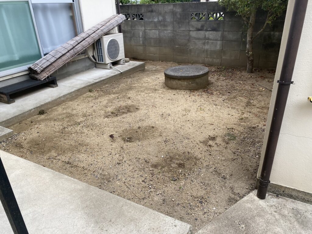 【高松市S様邸】雑草対策&敷石撤去、本日着工⛑ (株)カインズガーデン|香川県の庭リフォーム工事,庭仕舞い工事 【高松市S様邸】雑草対策&敷石撤去、本日着工⛑ (株)カインズガーデン|香川県の庭リフォーム工事,庭仕舞い工事