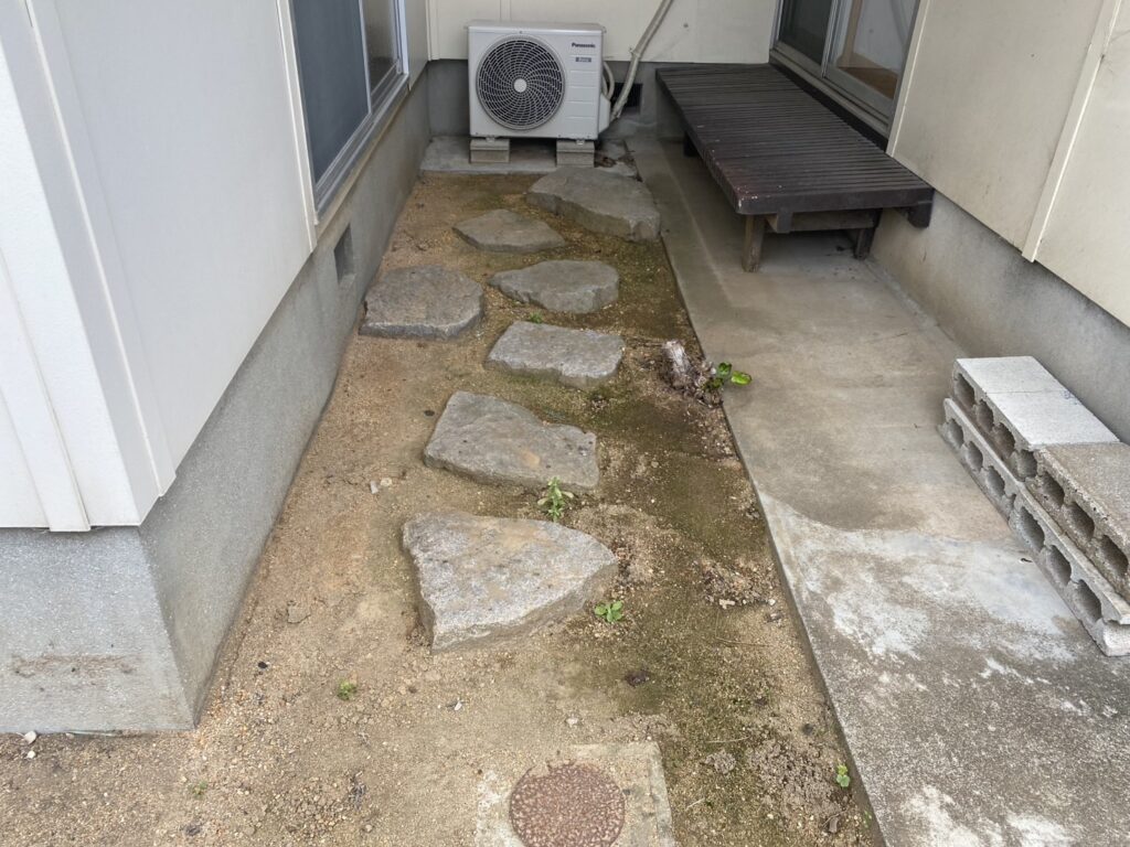 【高松市S様邸】雑草対策&敷石撤去、本日着工⛑ (株)カインズガーデン|香川県の庭リフォーム工事,庭仕舞い工事 【高松市S様邸】雑草対策&敷石撤去、本日着工⛑ (株)カインズガーデン|香川県の庭リフォーム工事,庭仕舞い工事
