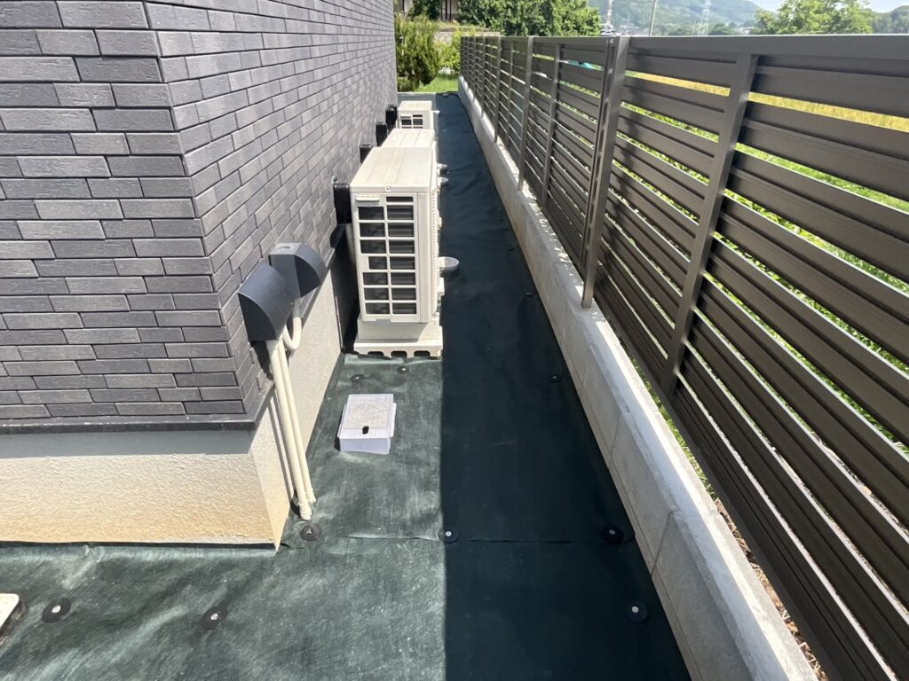 【綾川町U様邸】防草シートで万全の雑草対策✨目隠しフェンスも設置完了 (株)カインズガーデン|香川県の庭リフォーム工事 【綾川町U様邸】防草シートで万全の雑草対策✨目隠しフェンスも設置完了 (株)カインズガーデン|香川県の庭リフォーム工事