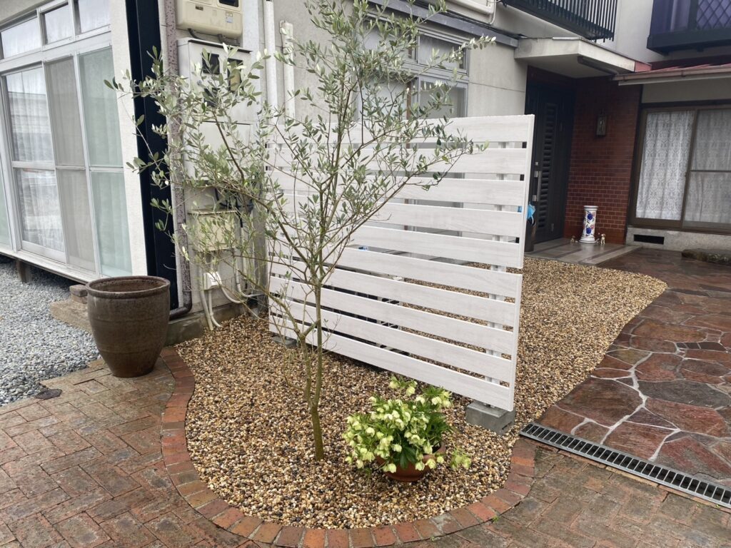 【三豊市高瀬町N様邸】スッキリ爽快✨庭仕舞い工事&玄関周りは洋風オシャレに㊗完工 (株)カインズガーデン|香川県の庭リフォーム工事 【三豊市高瀬町N様邸】スッキリ爽快✨庭仕舞い工事&玄関周りは洋風オシャレに㊗完工 (株)カインズガーデン|香川県の庭リフォーム工事