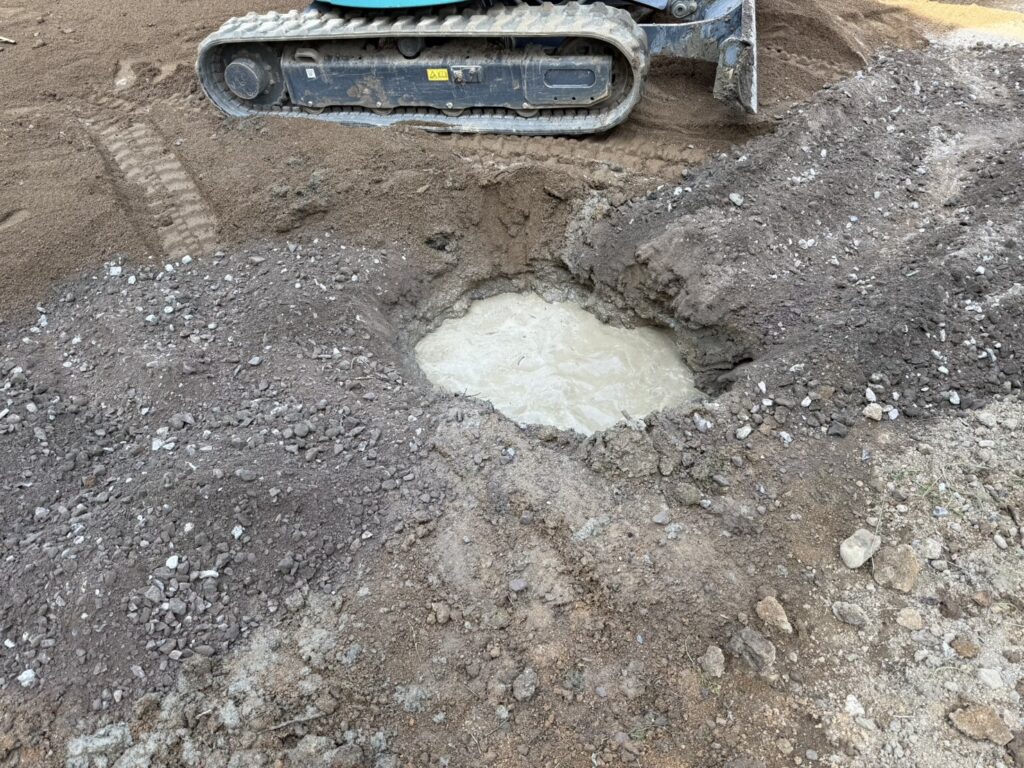 【綾川町U様邸】目隠しフェンスの柱建て完了!鋤取り整地も継続 (株)カインズガーデン|香川県の雑草対策,庭リフォーム工事 【綾川町U様邸】目隠しフェンスの柱建て完了!鋤取り整地も継続 (株)カインズガーデン|香川県の雑草対策,庭リフォーム工事