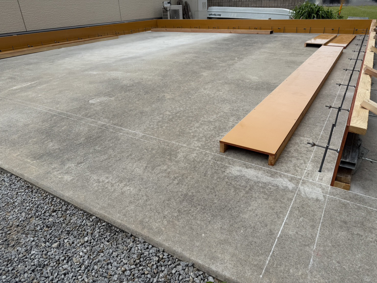 【高松市Ｍ様邸】既存カーポート撤去し、ガレージ基礎打設 (株)カインズガーデン｜香川県のエクステリア，庭リフォーム工事