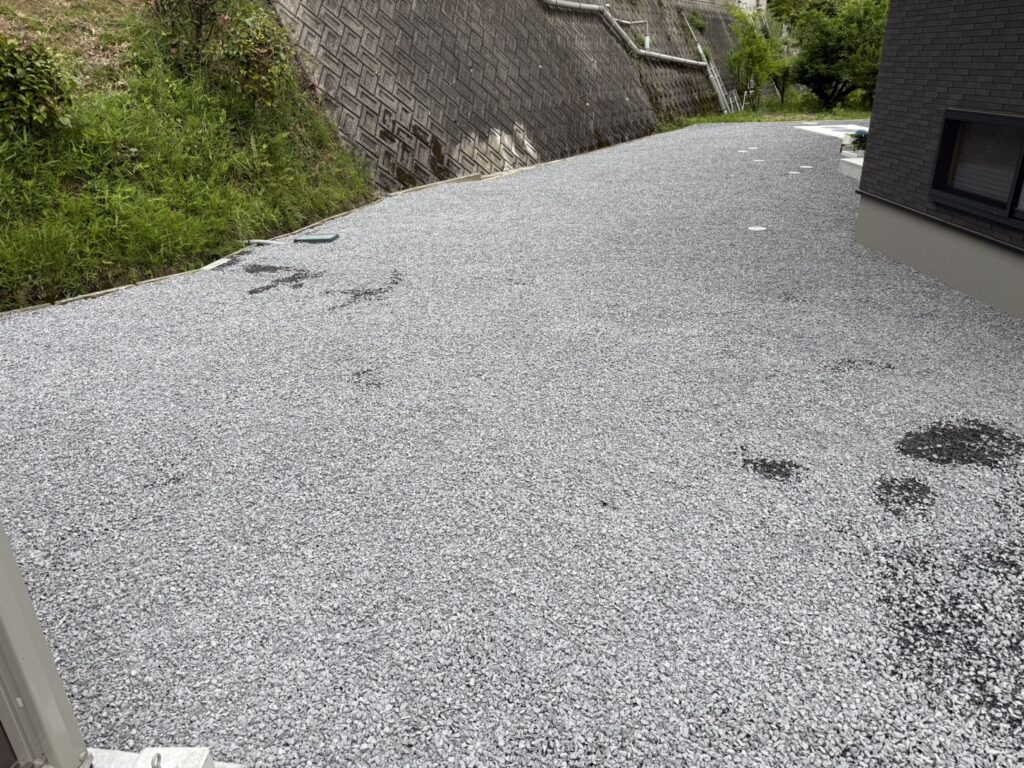 【綾川町Ｕ様邸】防草シート＆砂利敷きの雑草対策仕上げ (株)カインズガーデン｜香川県の庭仕舞い，庭リフォーム工事