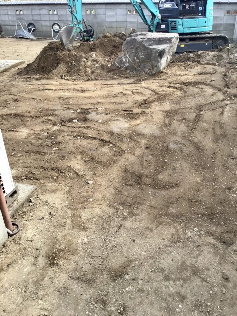 【三豊市山本町MO様邸】鋤取り整地で雑草対策準備中👌順調です (株)カインズガーデン|香川県の雑草対策,庭仕舞い工事 【三豊市山本町MO様邸】鋤取り整地で雑草対策準備中👌順調です (株)カインズガーデン|香川県の雑草対策,庭仕舞い工事