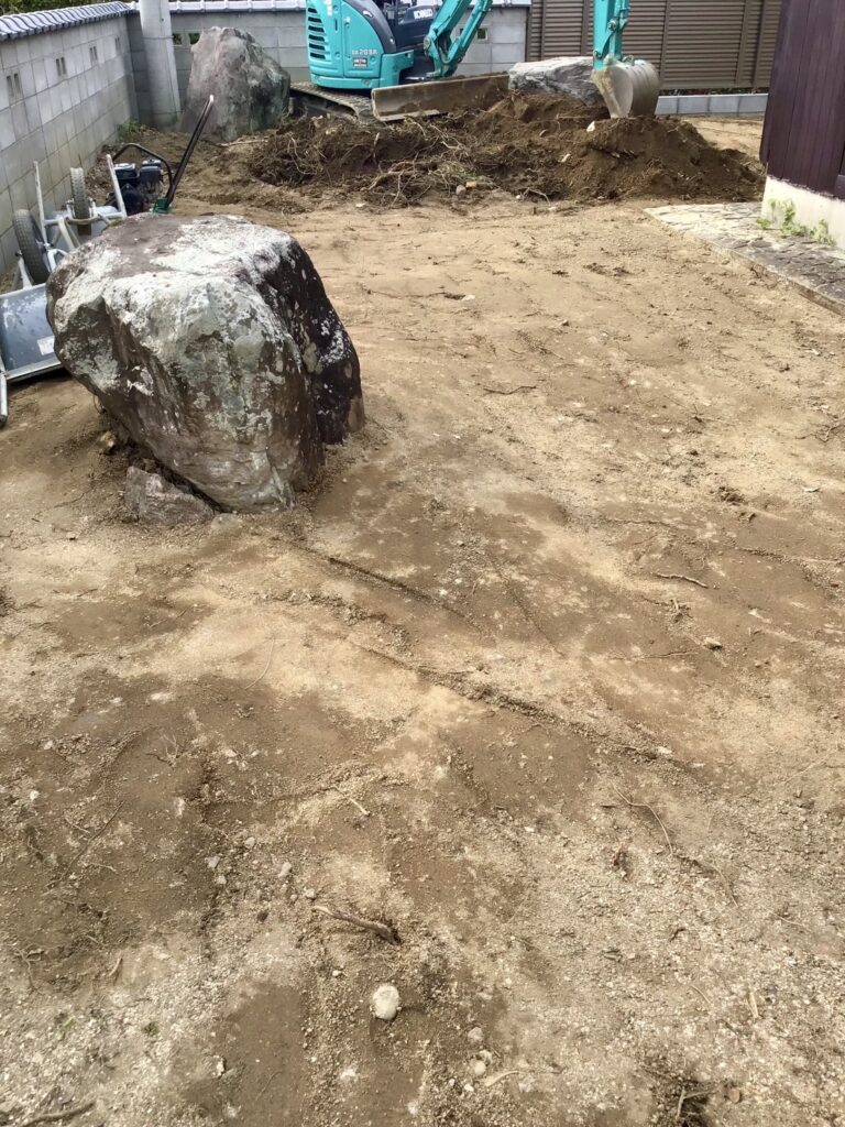 【三豊市山本町MO様邸】鋤取り整地で雑草対策準備中👌順調です (株)カインズガーデン|香川県の雑草対策,庭仕舞い工事 【三豊市山本町MO様邸】鋤取り整地で雑草対策準備中👌順調です (株)カインズガーデン|香川県の雑草対策,庭仕舞い工事