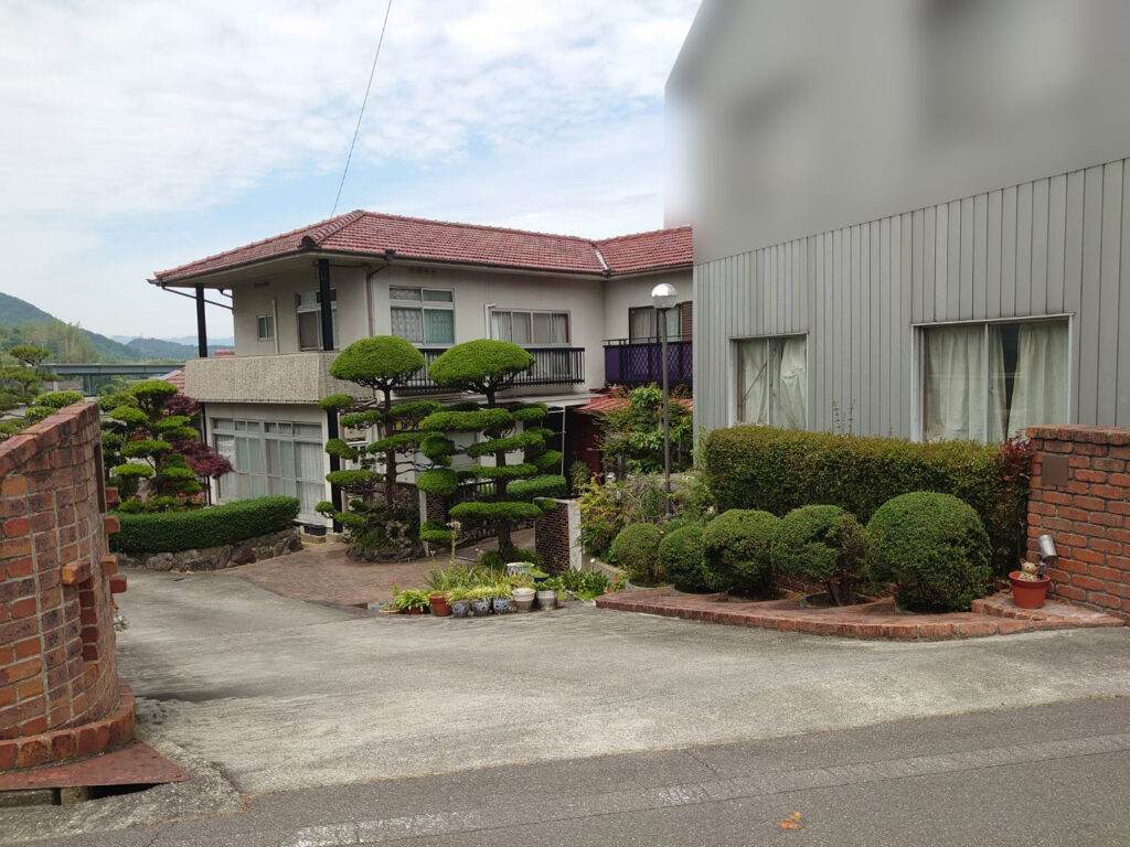 【三豊市高瀬町N様邸】スッキリ爽快✨庭仕舞い工事&玄関周りは洋風オシャレに㊗完工 (株)カインズガーデン|香川県の庭リフォーム工事 【三豊市高瀬町N様邸】スッキリ爽快✨庭仕舞い工事&玄関周りは洋風オシャレに㊗完工 (株)カインズガーデン|香川県の庭リフォーム工事