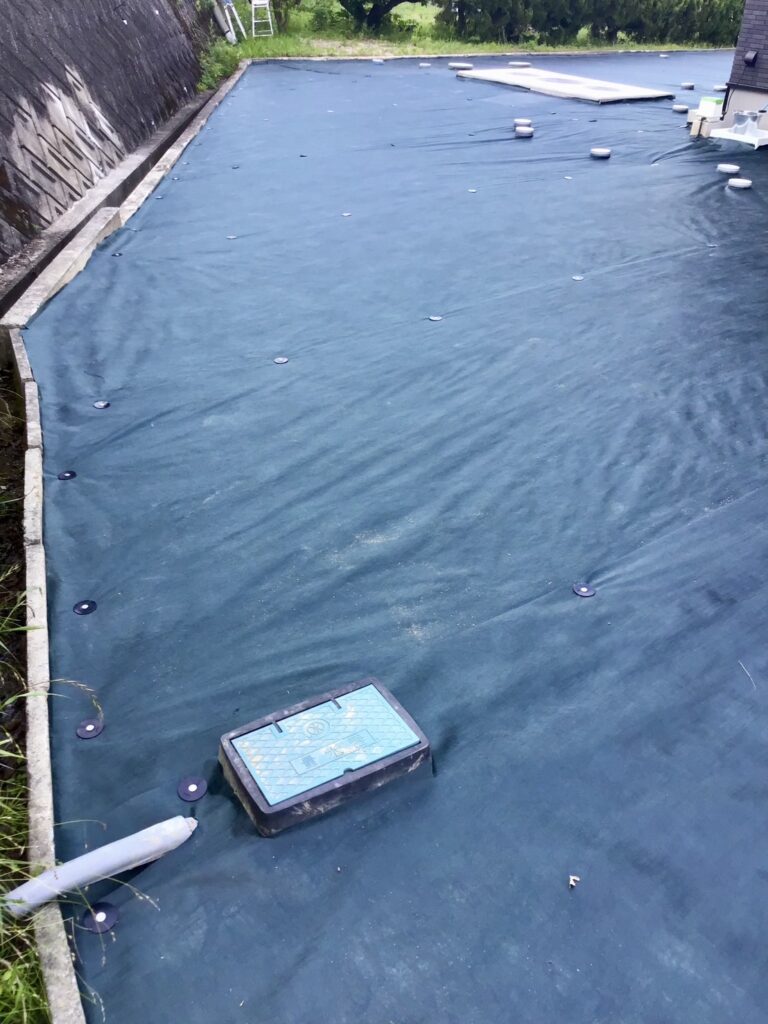 【綾川町Ｕ様邸】防草シート＆砂利敷きの雑草対策仕上げ (株)カインズガーデン｜香川県の庭仕舞い，庭リフォーム工事