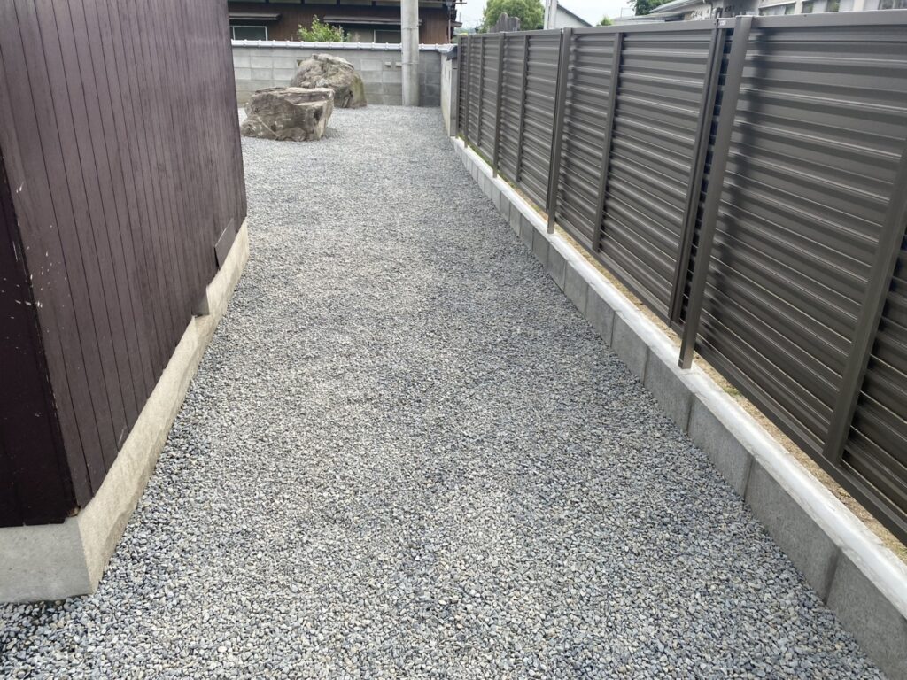 【三豊市山本町MO様邸】お庭全面の雑草対策工事&フェンス門扉設置㊗完工 (株)カインズガーデン|香川県の庭仕舞い工事 【三豊市山本町MO様邸】お庭全面の雑草対策工事&フェンス門扉設置㊗完工 (株)カインズガーデン|香川県の庭仕舞い工事