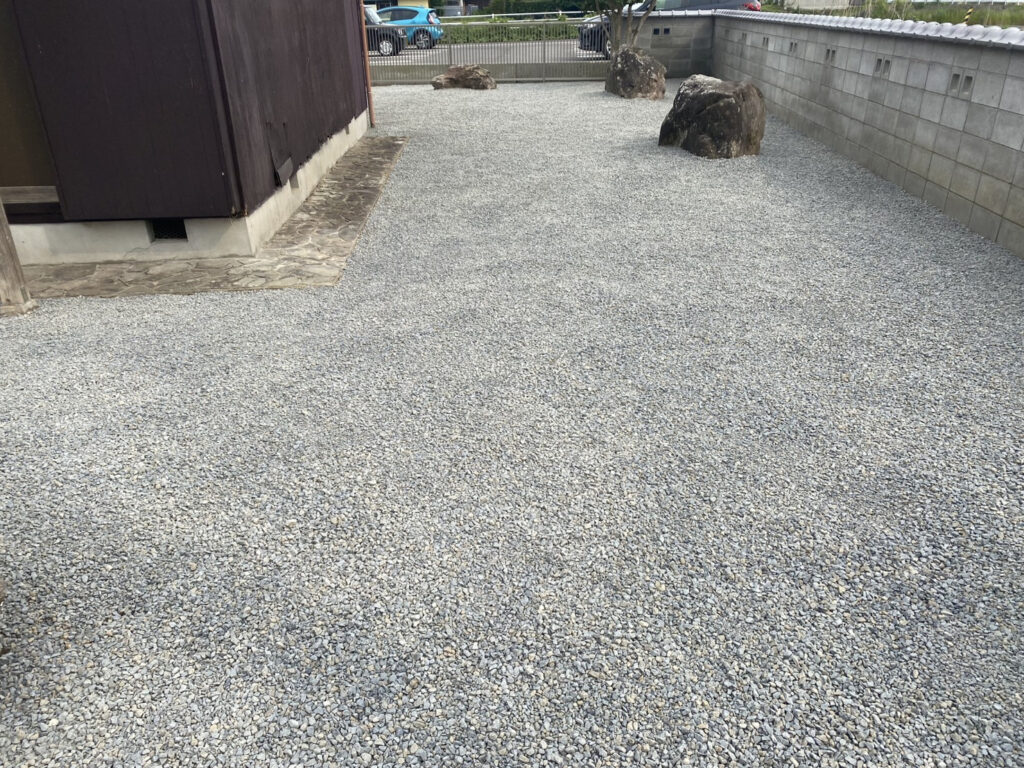 【三豊市山本町MO様邸】お庭全面の雑草対策工事&フェンス門扉設置㊗完工 (株)カインズガーデン|香川県の庭仕舞い工事 【三豊市山本町MO様邸】お庭全面の雑草対策工事&フェンス門扉設置㊗完工 (株)カインズガーデン|香川県の庭仕舞い工事