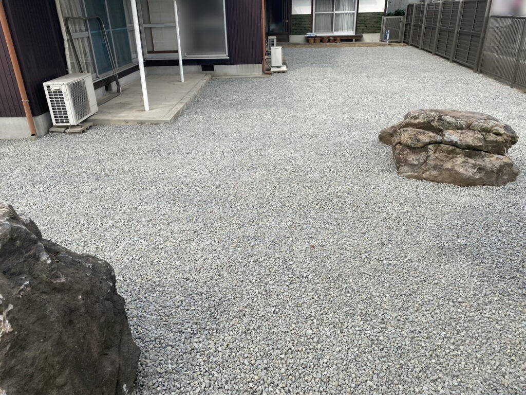 【三豊市山本町MO様邸】お庭全面の雑草対策工事&フェンス門扉設置㊗完工 (株)カインズガーデン|香川県の庭仕舞い工事 【三豊市山本町MO様邸】お庭全面の雑草対策工事&フェンス門扉設置㊗完工 (株)カインズガーデン|香川県の庭仕舞い工事