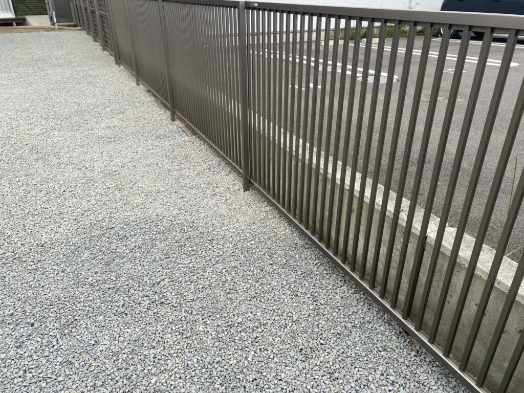 【三豊市山本町MO様邸】お庭全面の雑草対策工事&フェンス門扉設置㊗完工 (株)カインズガーデン|香川県の庭仕舞い工事 【三豊市山本町MO様邸】お庭全面の雑草対策工事&フェンス門扉設置㊗完工 (株)カインズガーデン|香川県の庭仕舞い工事