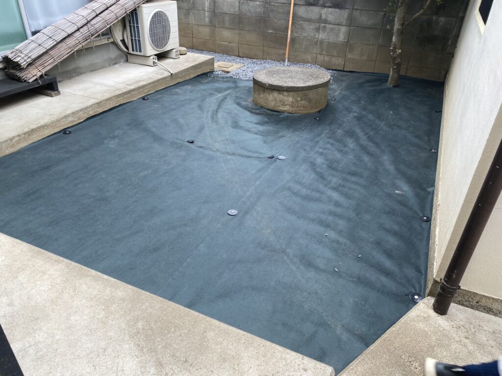 【高松市S様邸】敷石撤去&雑草対策工事で景観スッキリ✨手入れ要らず👌㊗完工 (株)カインズガーデン|香川県の庭仕舞い 【高松市S様邸】敷石撤去&雑草対策工事で景観スッキリ✨手入れ要らず👌㊗完工 (株)カインズガーデン|香川県の庭仕舞い