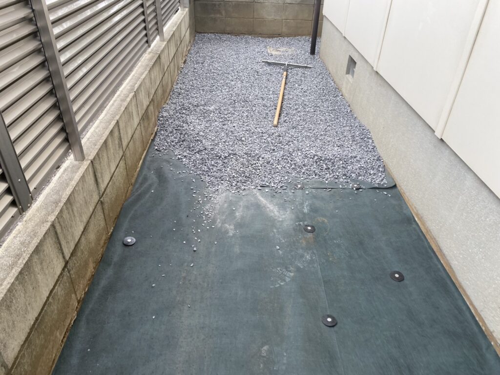 【高松市S様邸】敷石撤去&雑草対策工事で景観スッキリ✨手入れ要らず👌㊗完工 (株)カインズガーデン|香川県の庭仕舞い 【高松市S様邸】敷石撤去&雑草対策工事で景観スッキリ✨手入れ要らず👌㊗完工 (株)カインズガーデン|香川県の庭仕舞い