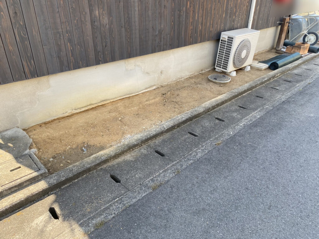 【高松市A様邸】お家周りの雑草や植栽スッキリ✨雑草対策工事㊗完工 (株)カインズガーデン|香川県の庭リフォーム工事 【高松市A様邸】お家周りの雑草や植栽スッキリ✨雑草対策工事㊗完工 (株)カインズガーデン|香川県の庭リフォーム工事