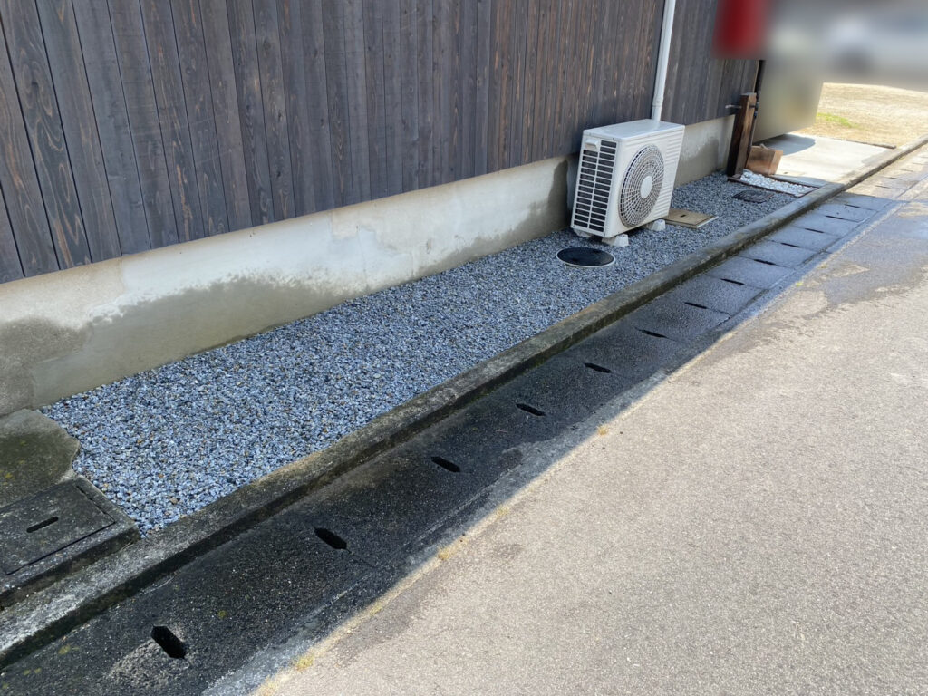 【高松市A様邸】お家周りの雑草や植栽スッキリ✨雑草対策工事㊗完工 (株)カインズガーデン|香川県の庭リフォーム工事 【高松市A様邸】お家周りの雑草や植栽スッキリ✨雑草対策工事㊗完工 (株)カインズガーデン|香川県の庭リフォーム工事