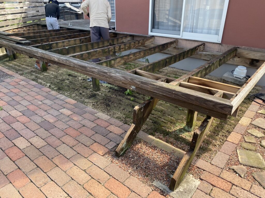 【高松市SA様邸】木製ウッドデッキと木製フェンスのリフォーム本日着工⛑ (株)カインズガーデン|香川県の庭リフォーム工事 【高松市SA様邸】木製ウッドデッキと木製フェンスのリフォーム本日着工⛑ (株)カインズガーデン|香川県の庭リフォーム工事