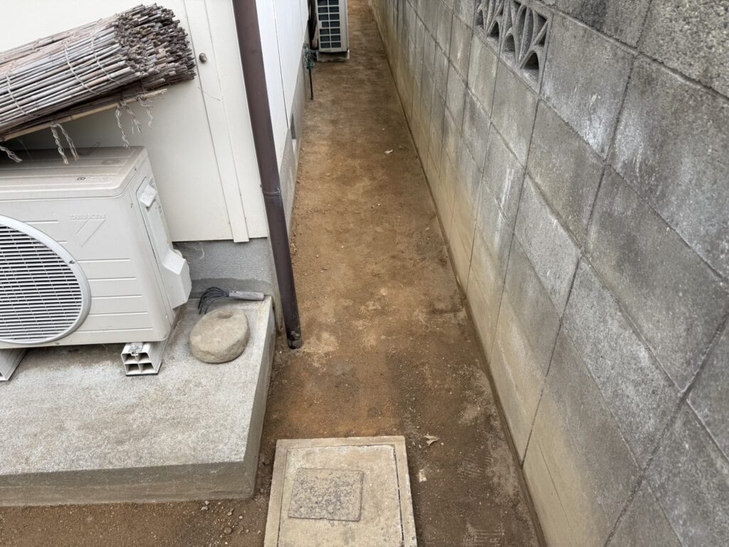 【高松市S様邸】敷石撤去&雑草対策工事で景観スッキリ✨手入れ要らず👌㊗完工 (株)カインズガーデン|香川県の庭仕舞い 【高松市S様邸】敷石撤去&雑草対策工事で景観スッキリ✨手入れ要らず👌㊗完工 (株)カインズガーデン|香川県の庭仕舞い