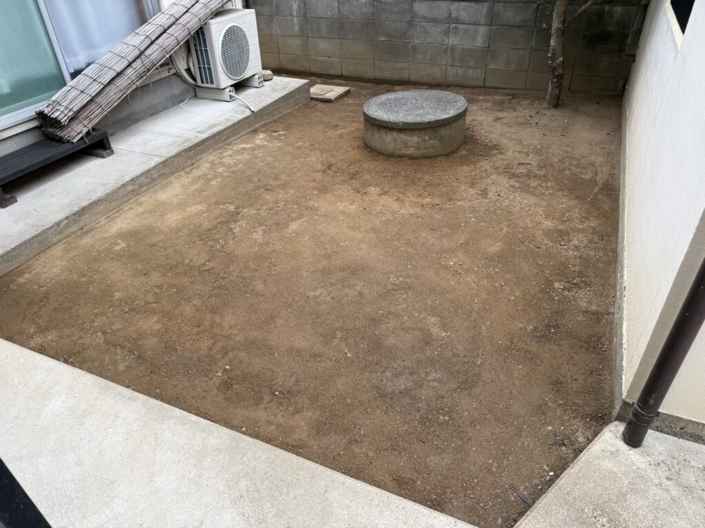 【高松市S様邸】敷石撤去&雑草対策工事で景観スッキリ✨手入れ要らず👌㊗完工 (株)カインズガーデン|香川県の庭仕舞い 【高松市S様邸】敷石撤去&雑草対策工事で景観スッキリ✨手入れ要らず👌㊗完工 (株)カインズガーデン|香川県の庭仕舞い