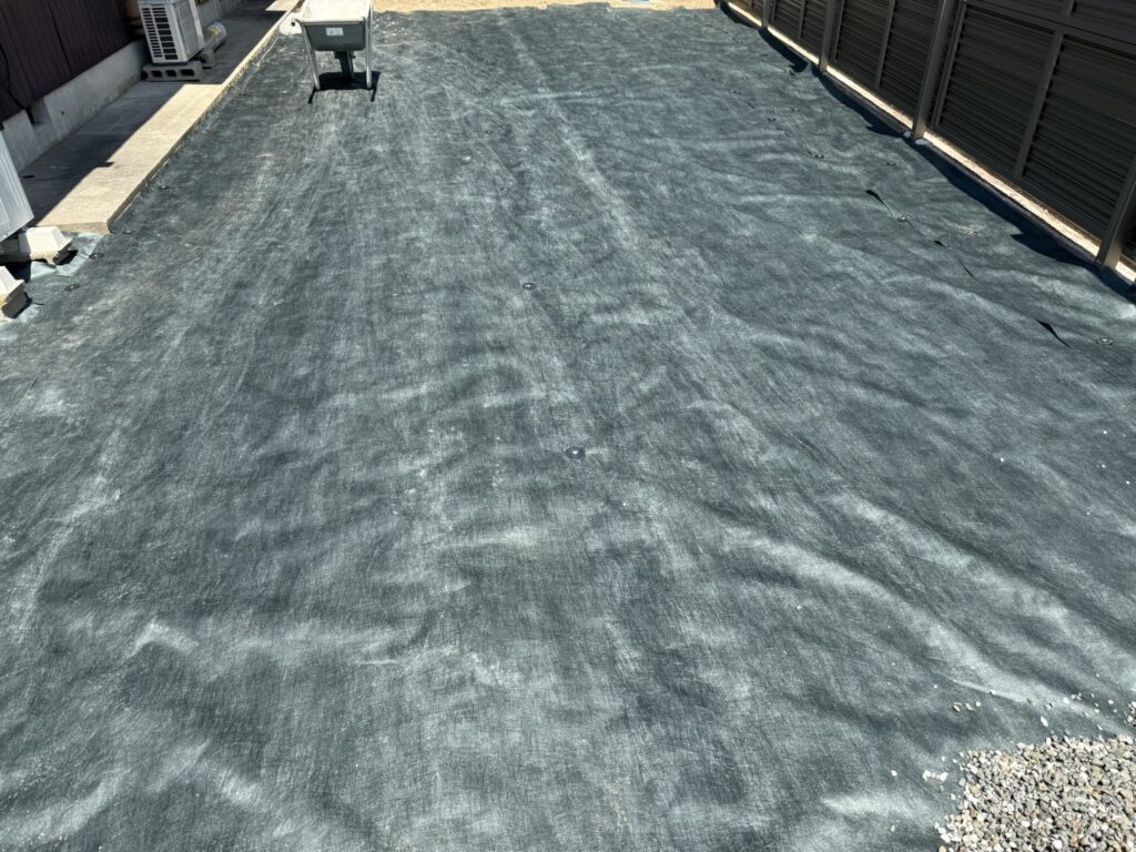 【三豊市山本町MO様邸】防草シートと砂利敷きでお庭全面雑草対策&仕上げ (株)カインズガーデン|香川県の庭仕舞い工事 【三豊市山本町MO様邸】防草シートと砂利敷きでお庭全面雑草対策&仕上げ (株)カインズガーデン|香川県の庭仕舞い工事