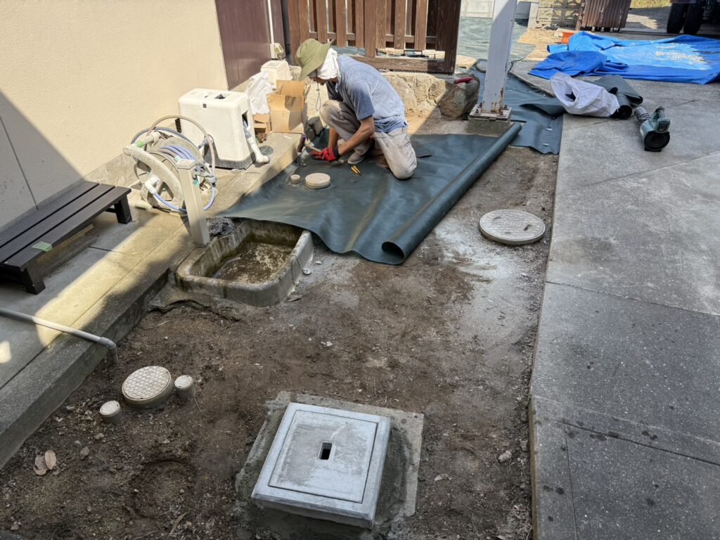 【三豊市山本町MO様邸】防草シートと砂利敷きでお庭全面雑草対策&仕上げ (株)カインズガーデン|香川県の庭仕舞い工事 【三豊市山本町MO様邸】防草シートと砂利敷きでお庭全面雑草対策&仕上げ (株)カインズガーデン|香川県の庭仕舞い工事