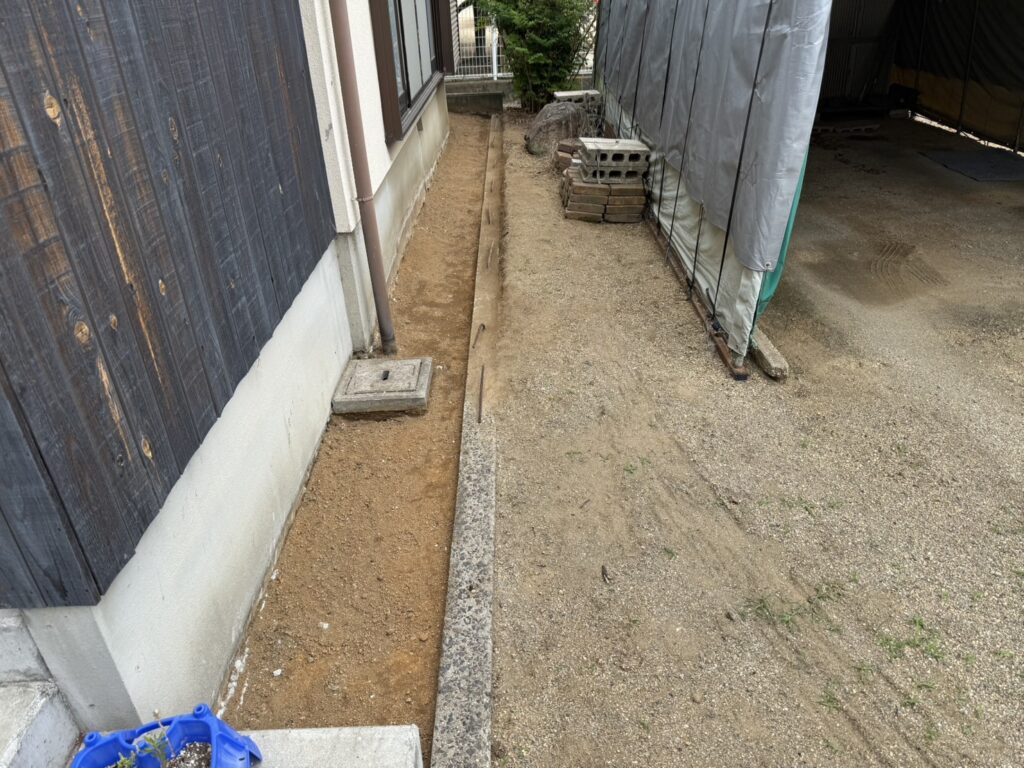 【高松市A様邸】お家周りの雑草や植栽スッキリ✨雑草対策工事㊗完工 (株)カインズガーデン|香川県の庭リフォーム工事 【高松市A様邸】お家周りの雑草や植栽スッキリ✨雑草対策工事㊗完工 (株)カインズガーデン|香川県の庭リフォーム工事