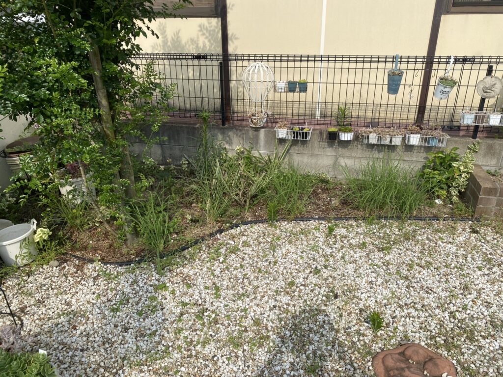 【高松市Ｉ様邸】雑草対策＆ドッグランリフォーム工事、本日着工⛑ (株)カインズガーデン｜香川の庭リフォーム工事，庭仕舞い