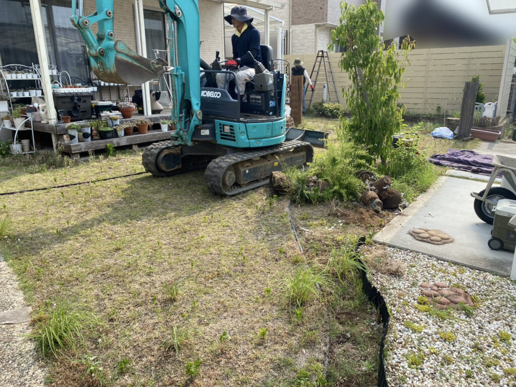 【高松市Ｉ様邸】雑草対策＆ドッグランリフォーム工事、本日着工⛑ (株)カインズガーデン｜香川の庭リフォーム工事，庭仕舞い