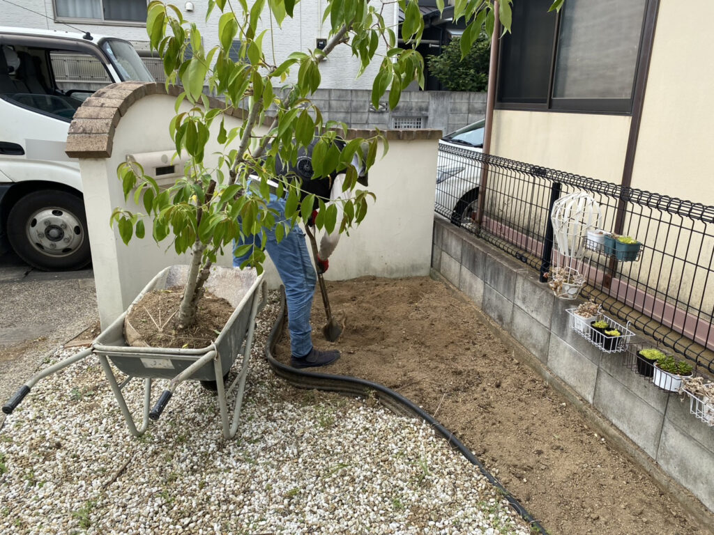 【高松市Ｉ様邸】雑草対策＆ドッグランリフォーム工事、本日着工⛑ (株)カインズガーデン｜香川の庭リフォーム工事，庭仕舞い
