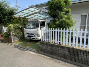 【高松市Ｋ様邸】人工芝や天然芝撤去し駐車場拡張＆庭木伐採等、庭リフォーム工事着工⛑ (株)カインズガーデン｜香川の庭仕舞い