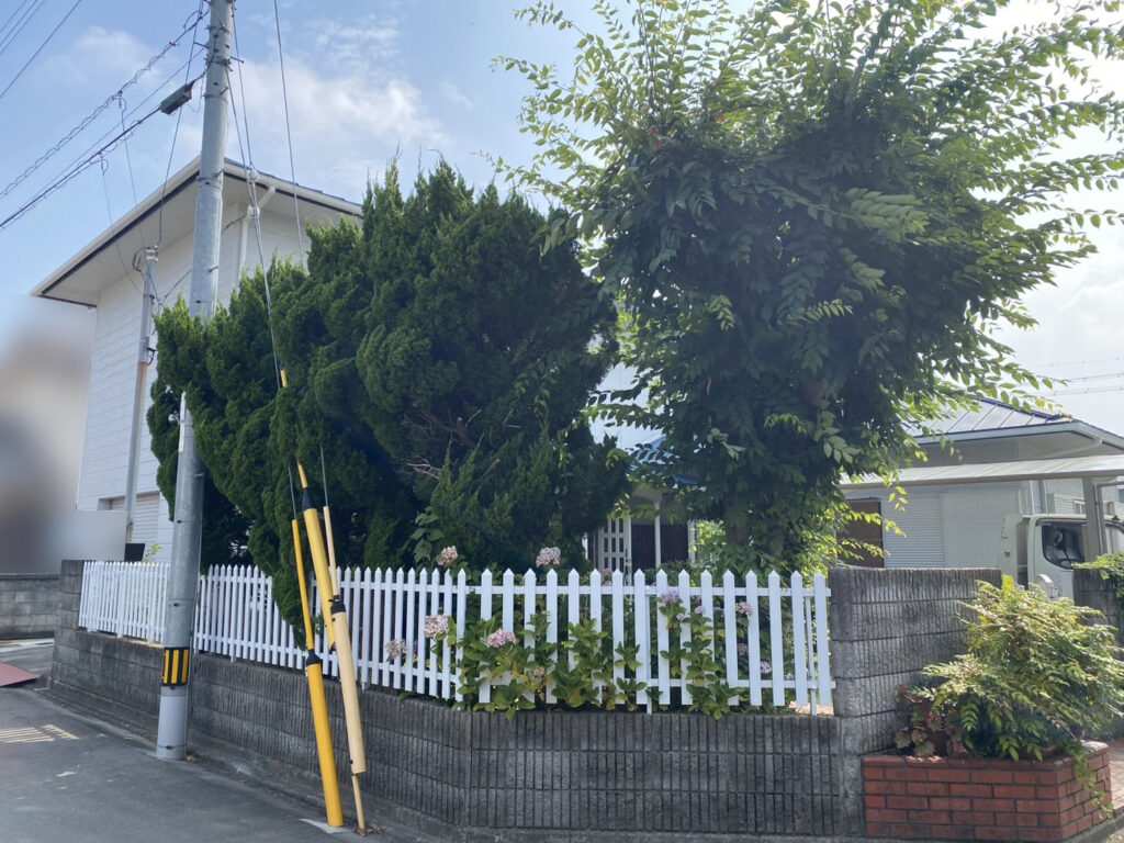 【高松市K様邸】人工芝や天然芝撤去し駐車場拡張&庭木伐採等、庭リフォーム工事着工⛑ (株)カインズガーデン|香川の庭仕舞い 【高松市K様邸】人工芝や天然芝撤去し駐車場拡張&庭木伐採等、庭リフォーム工事着工⛑ (株)カインズガーデン|香川の庭仕舞い
