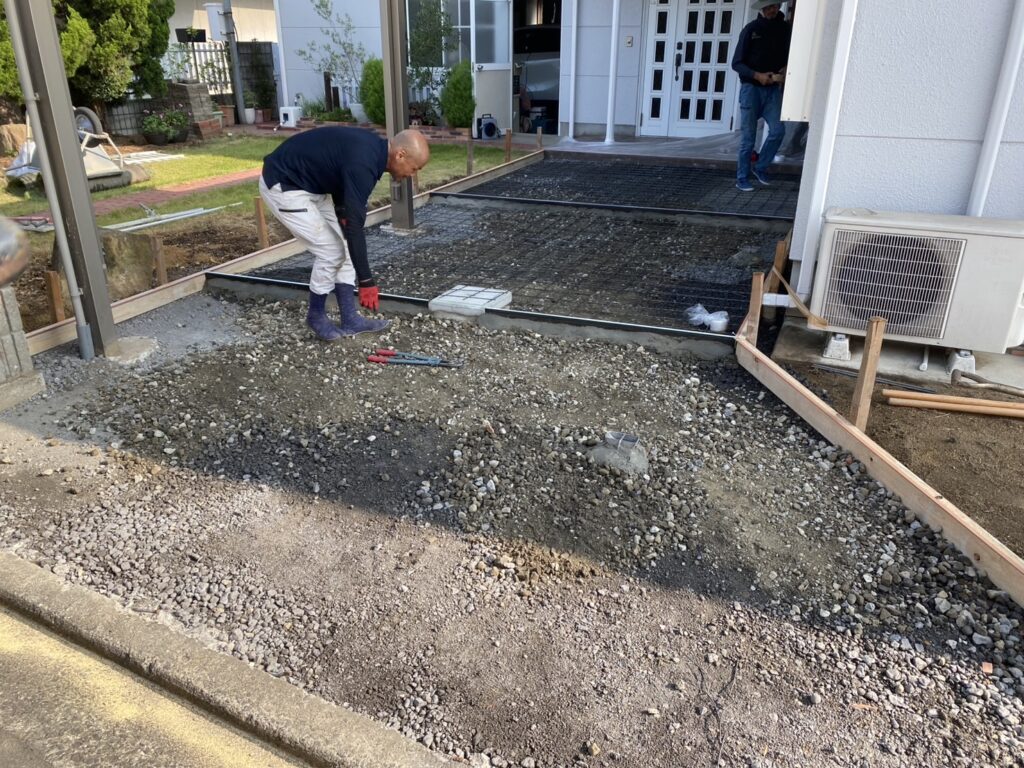 【高松市K様邸】広くなった駐車スペースに土間コンクリートを打設します (株)カインズガーデン|香川県の庭リフォーム工事 【高松市K様邸】広くなった駐車スペースに土間コンクリートを打設します (株)カインズガーデン|香川県の庭リフォーム工事