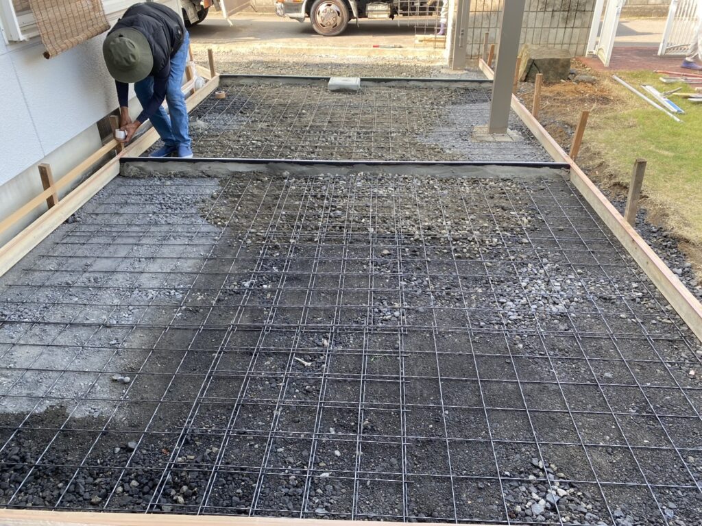 【高松市K様邸】広くなった駐車スペースに土間コンクリートを打設します (株)カインズガーデン|香川県の庭リフォーム工事 【高松市K様邸】広くなった駐車スペースに土間コンクリートを打設します (株)カインズガーデン|香川県の庭リフォーム工事