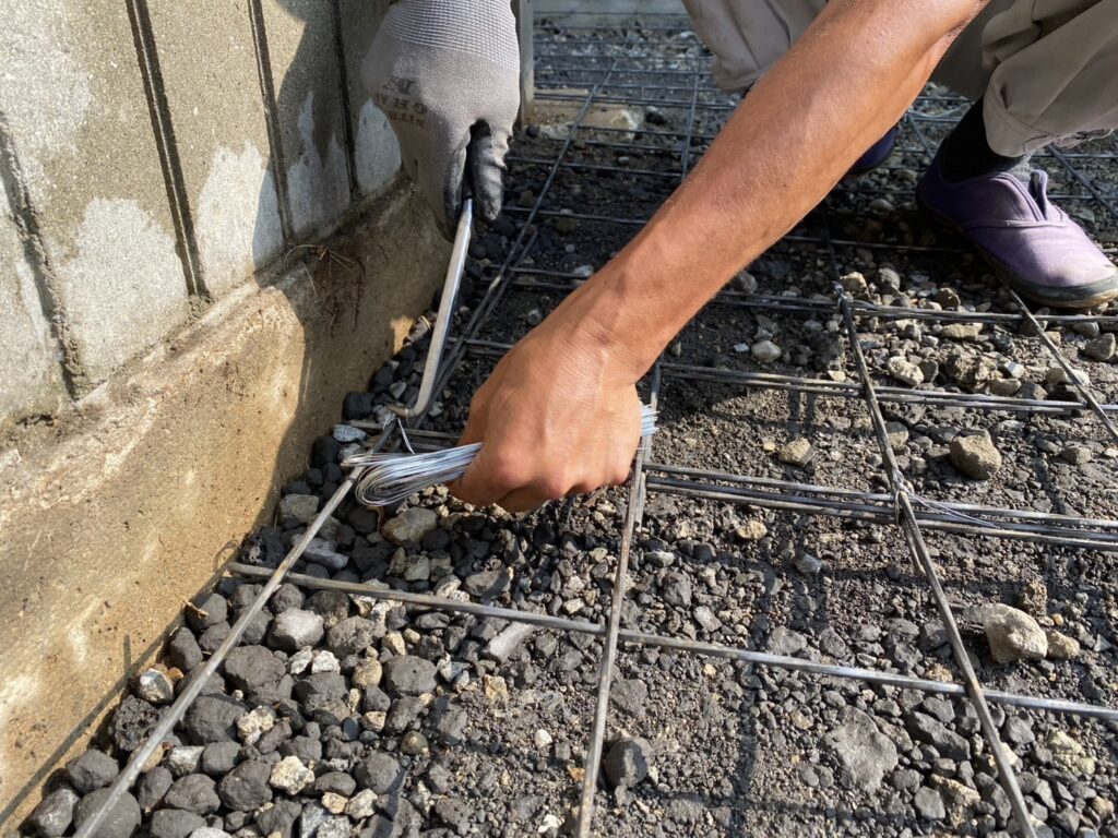 【高松市K様邸】広くなった駐車スペースに土間コンクリートを打設します (株)カインズガーデン|香川県の庭リフォーム工事 【高松市K様邸】広くなった駐車スペースに土間コンクリートを打設します (株)カインズガーデン|香川県の庭リフォーム工事