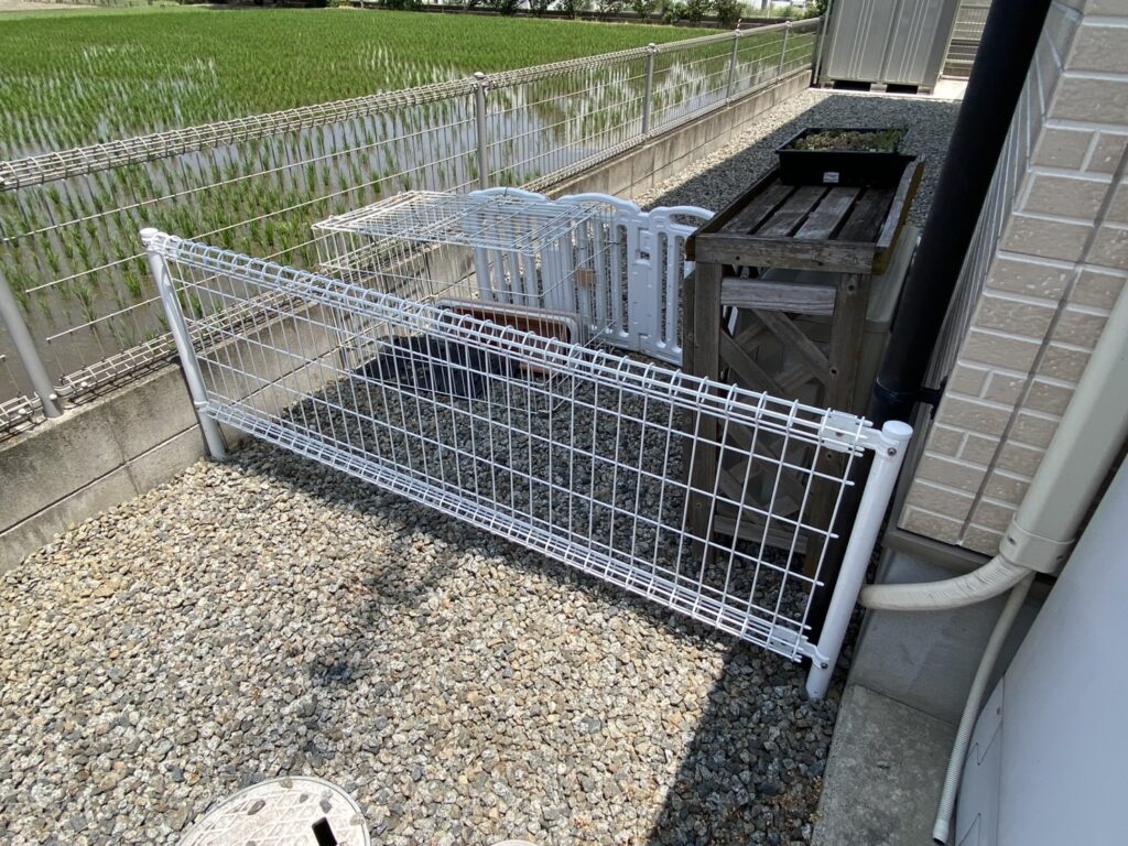 【高松市I様邸】ドッグラン囲いのフェンス・門扉設置完了🐶 (株)カインズガーデン|香川県の雑草対策,庭リフォーム工事 【高松市I様邸】ドッグラン囲いのフェンス・門扉設置完了🐶 (株)カインズガーデン|香川県の雑草対策,庭リフォーム工事