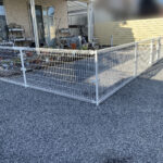 【高松市Ｉ様邸】ドッグラン囲いのフェンス・門扉設置完了🐶 (株)カインズガーデン｜香川県の雑草対策，庭リフォーム工事
