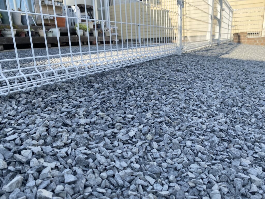 【高松市I様邸】ドッグラン囲いのフェンス・門扉設置完了🐶 (株)カインズガーデン|香川県の雑草対策,庭リフォーム工事 【高松市I様邸】ドッグラン囲いのフェンス・門扉設置完了🐶 (株)カインズガーデン|香川県の雑草対策,庭リフォーム工事