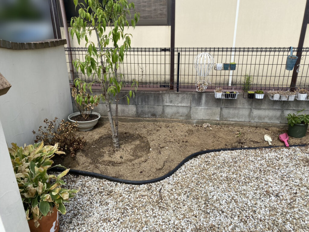 【高松市Ｉ様邸】お庭と花壇の雑草対策＆ドッグランリフォーム工事㊗完工 (株)カインズガーデン｜香川県の庭リフォーム工事