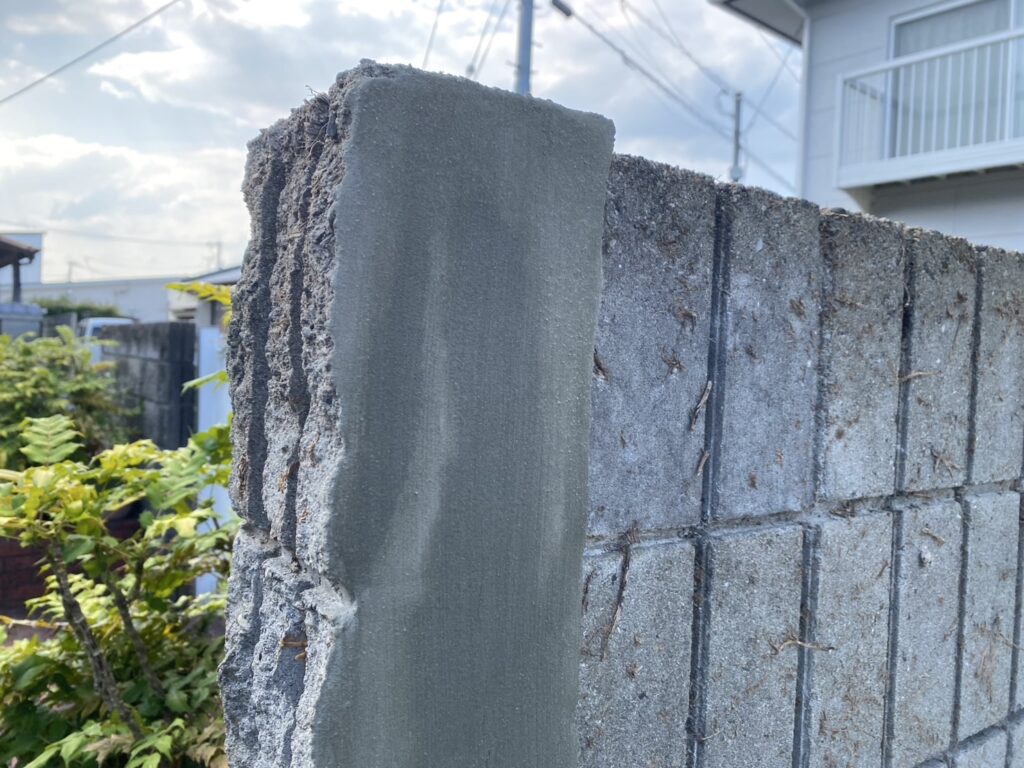 【高松市Ｋ様邸】広々駐車場のコンクリート完成✨物置下は打ち直し完了 (株)カインズガーデン｜香川県の庭リフォーム工事