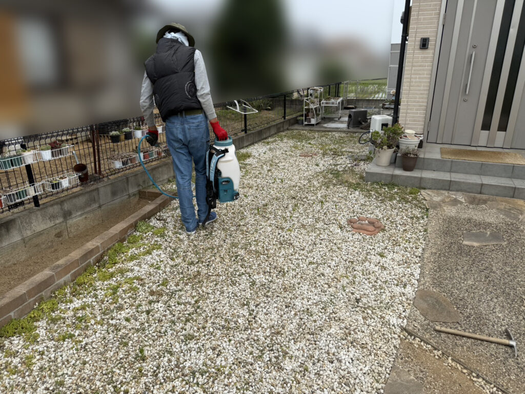 【高松市I様邸】天然芝や雑草・植栽撤去完了。お庭も花壇もスッキリ綺麗になりました (株)カインズガーデン|香川の雑草対策,ドッグランリフォーム工事 【高松市I様邸】天然芝や雑草・植栽撤去完了。お庭も花壇もスッキリ綺麗になりました (株)カインズガーデン|香川の雑草対策,ドッグランリフォーム工事