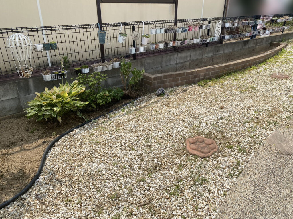 【高松市I様邸】天然芝や雑草・植栽撤去完了。お庭も花壇もスッキリ綺麗になりました (株)カインズガーデン|香川の雑草対策,ドッグランリフォーム工事 【高松市I様邸】天然芝や雑草・植栽撤去完了。お庭も花壇もスッキリ綺麗になりました (株)カインズガーデン|香川の雑草対策,ドッグランリフォーム工事