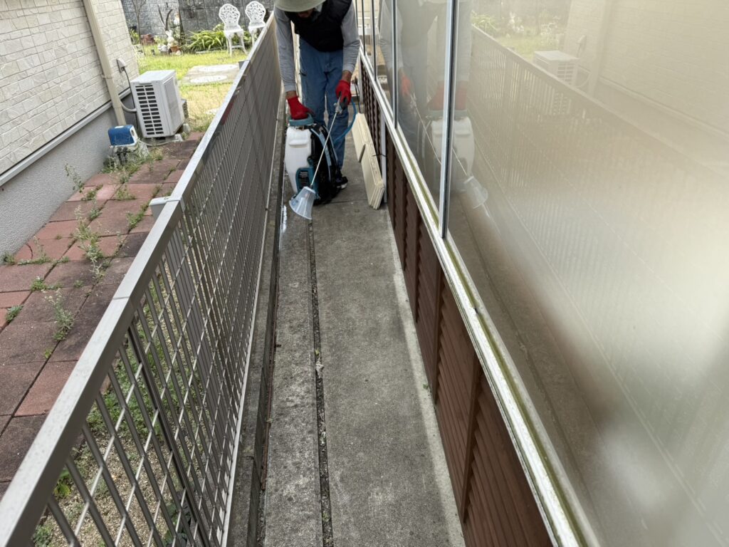 【高松市I様邸】天然芝や雑草・植栽撤去完了。お庭も花壇もスッキリ綺麗になりました (株)カインズガーデン|香川の雑草対策,ドッグランリフォーム工事 【高松市I様邸】天然芝や雑草・植栽撤去完了。お庭も花壇もスッキリ綺麗になりました (株)カインズガーデン|香川の雑草対策,ドッグランリフォーム工事